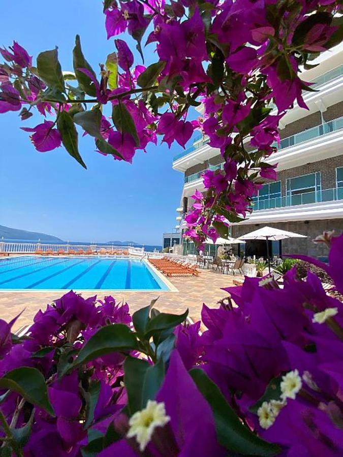 Toto Hotel & Apartments Вльора Екстер'єр фото