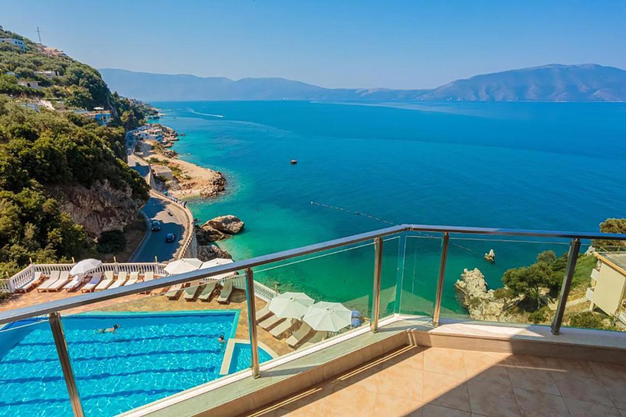 Toto Hotel & Apartments Вльора Екстер'єр фото