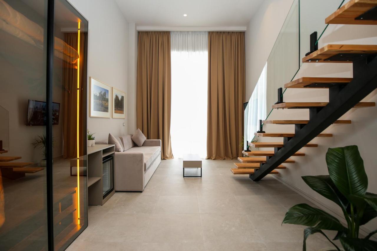 Toto Hotel & Apartments Вльора Екстер'єр фото