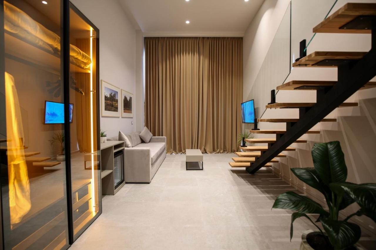 Toto Hotel & Apartments Вльора Екстер'єр фото