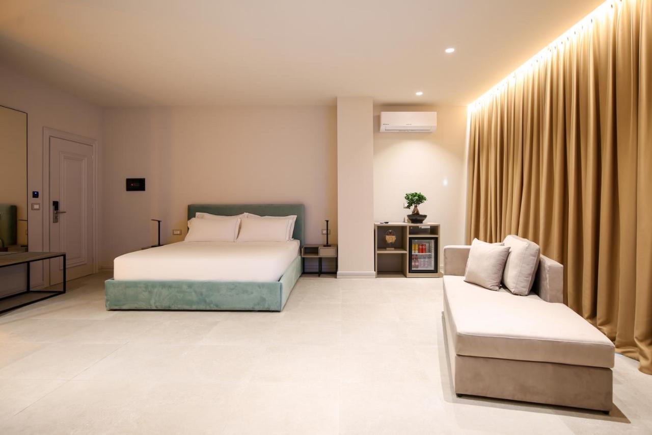 Toto Hotel & Apartments Вльора Екстер'єр фото