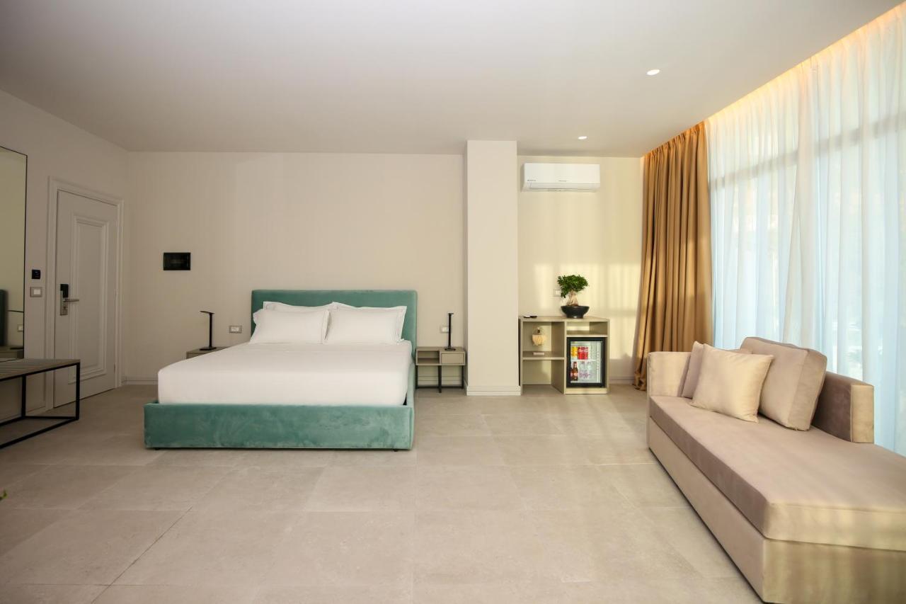 Toto Hotel & Apartments Вльора Екстер'єр фото