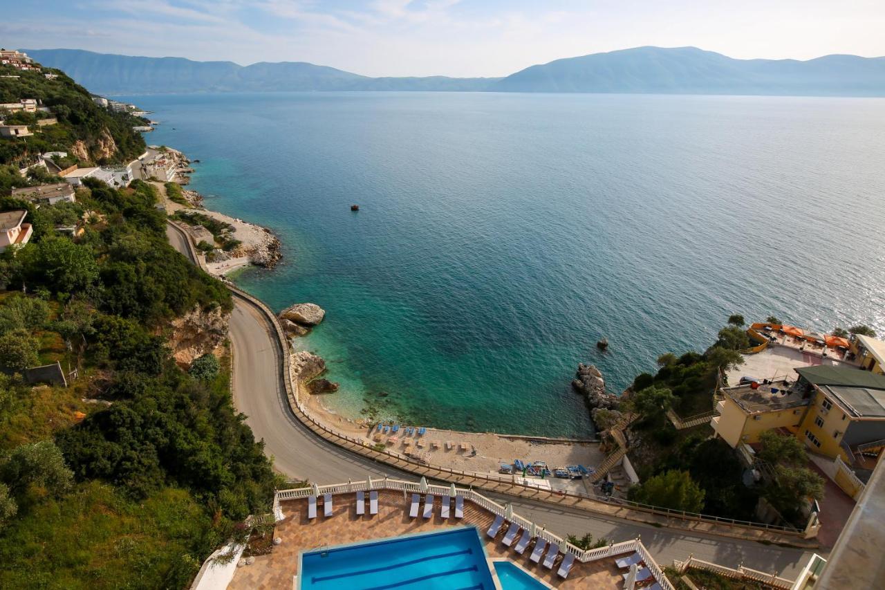 Toto Hotel & Apartments Вльора Екстер'єр фото