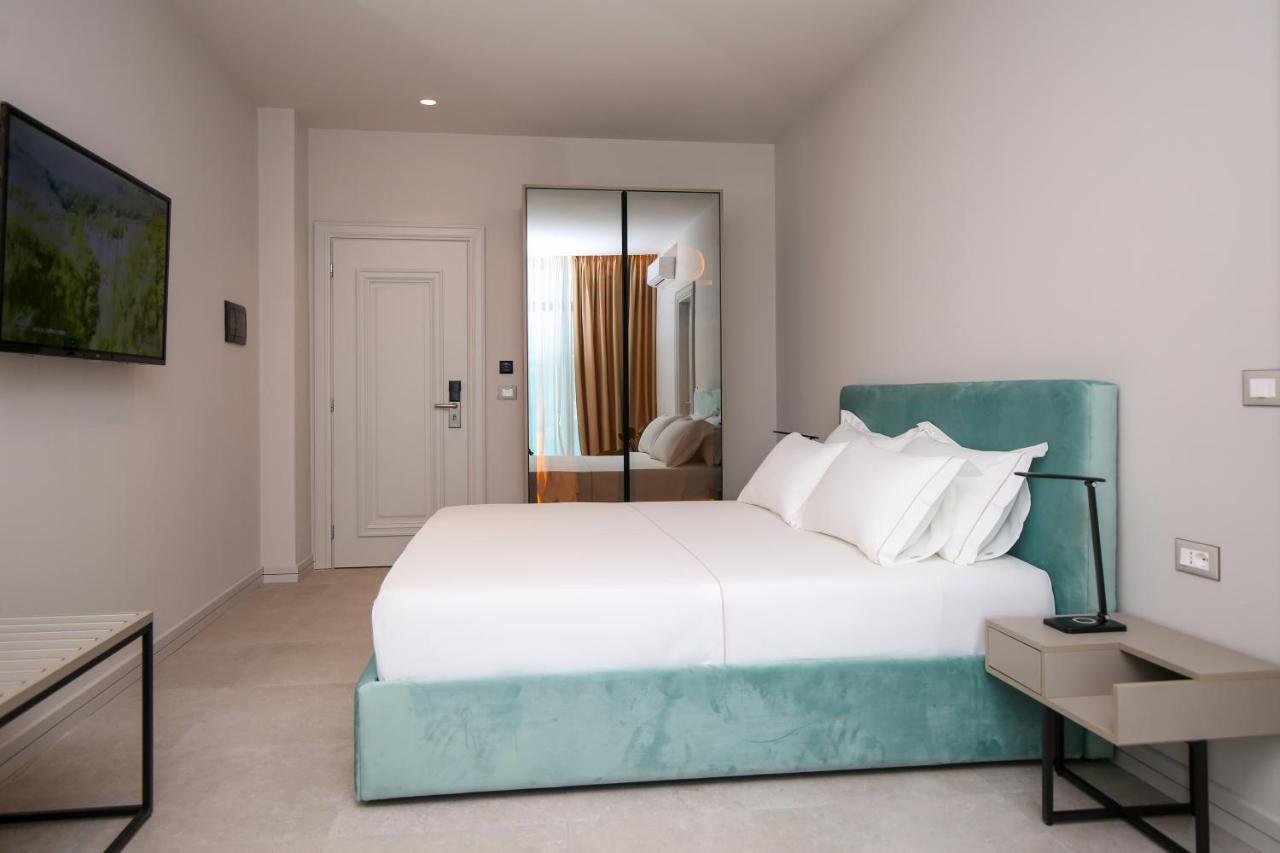 Toto Hotel & Apartments Вльора Екстер'єр фото