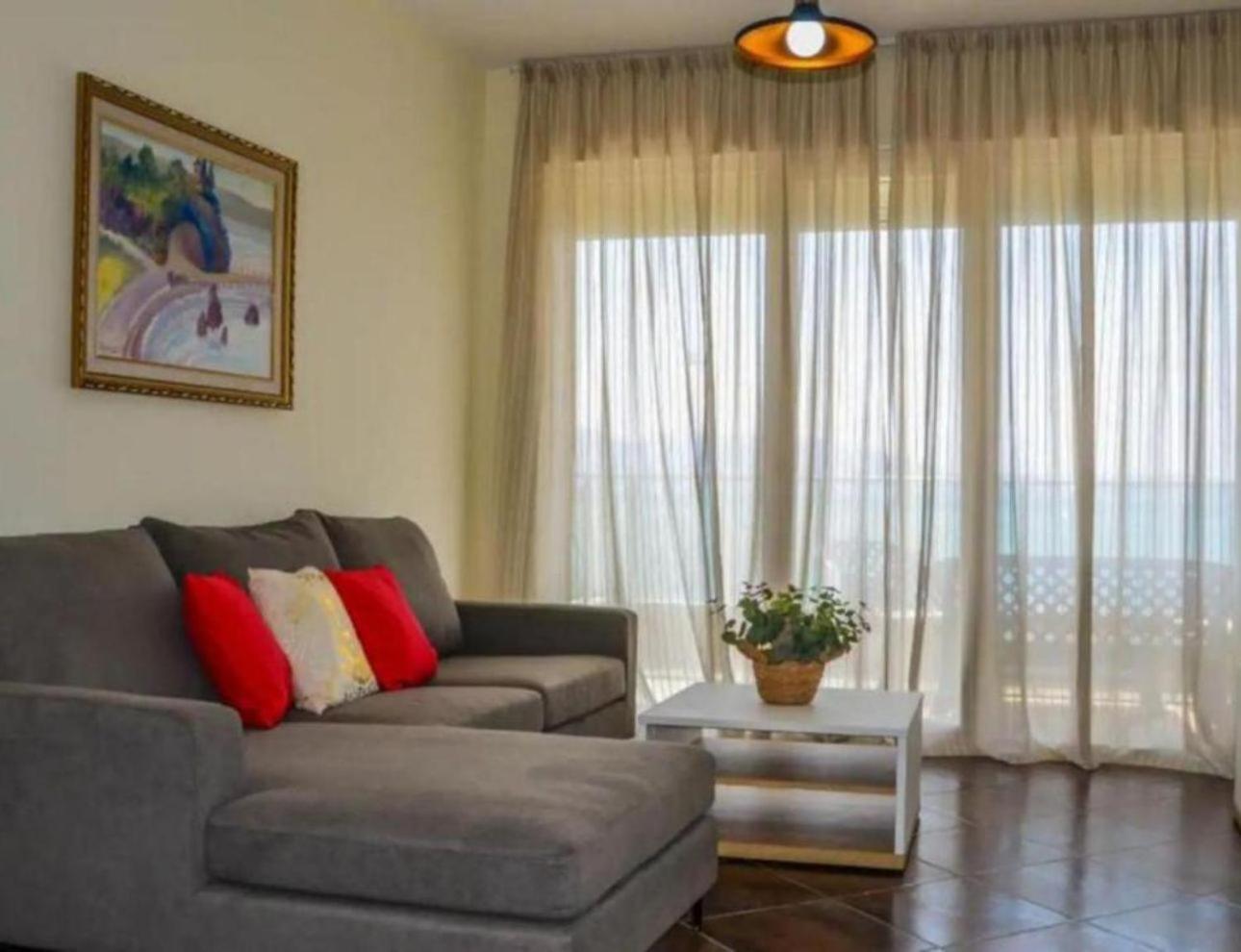 Toto Hotel & Apartments Вльора Екстер'єр фото