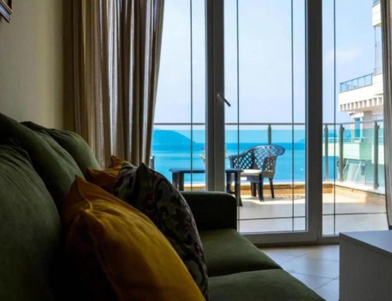 Toto Hotel & Apartments Вльора Екстер'єр фото