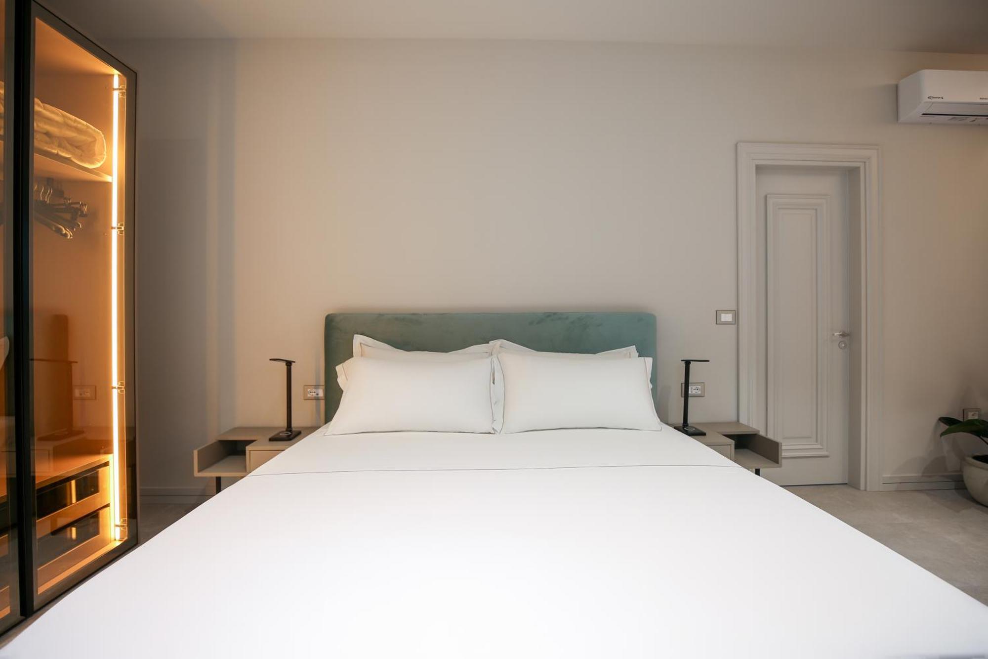 Toto Hotel & Apartments Вльора Екстер'єр фото